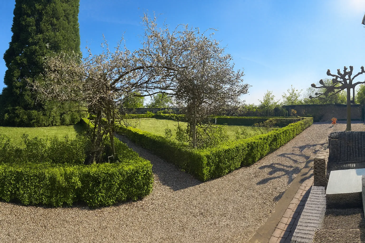 Garten  – Rhodter Schlössel in Rhodt unter Rietburg, Pfalz